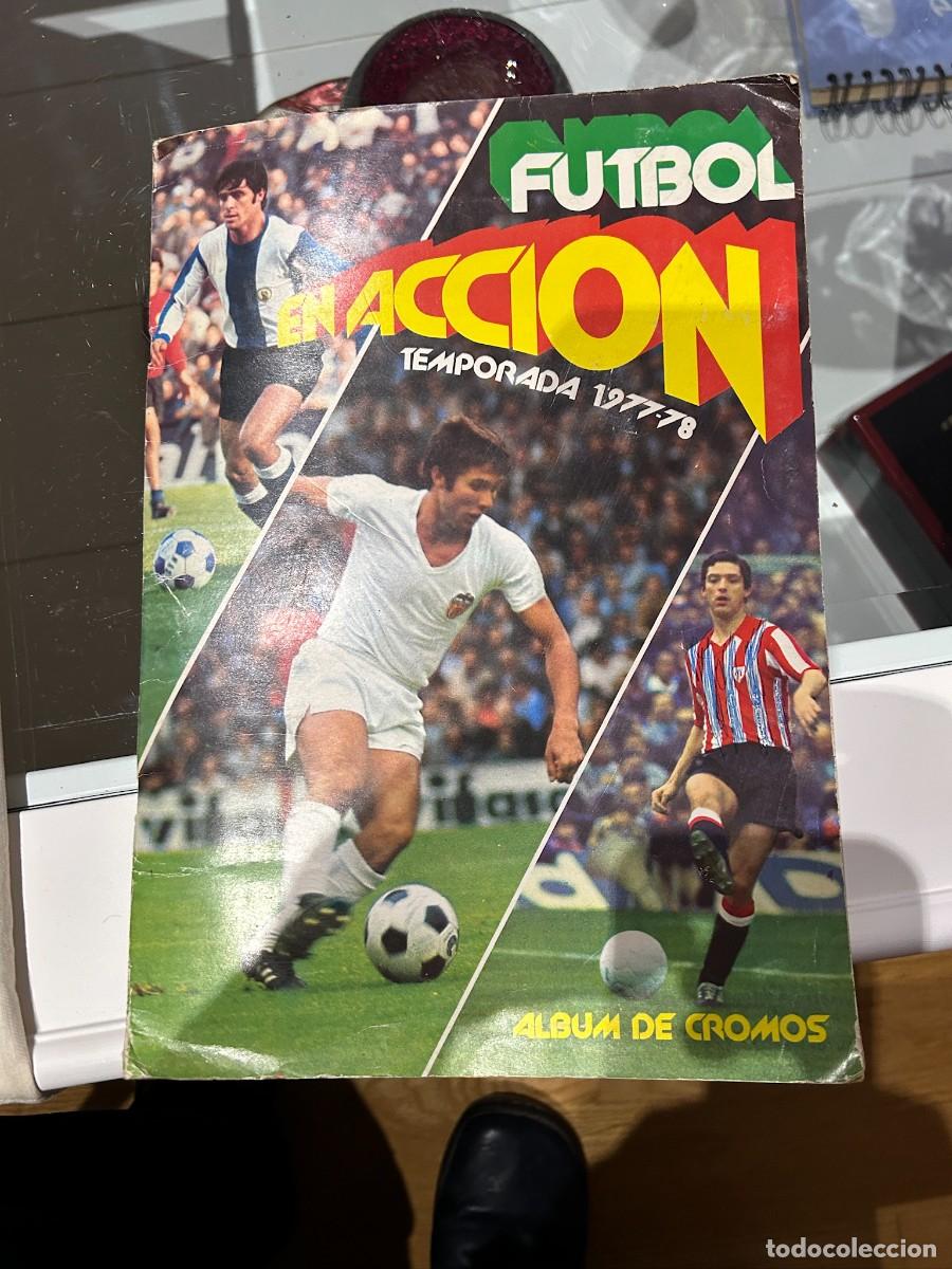 Sports collectibles: FUTBOL EN ACCION ALBUM CON 100 CROMOS PEGADOS SE PUEDE LLEGAR A VENDER POR SEPARADO