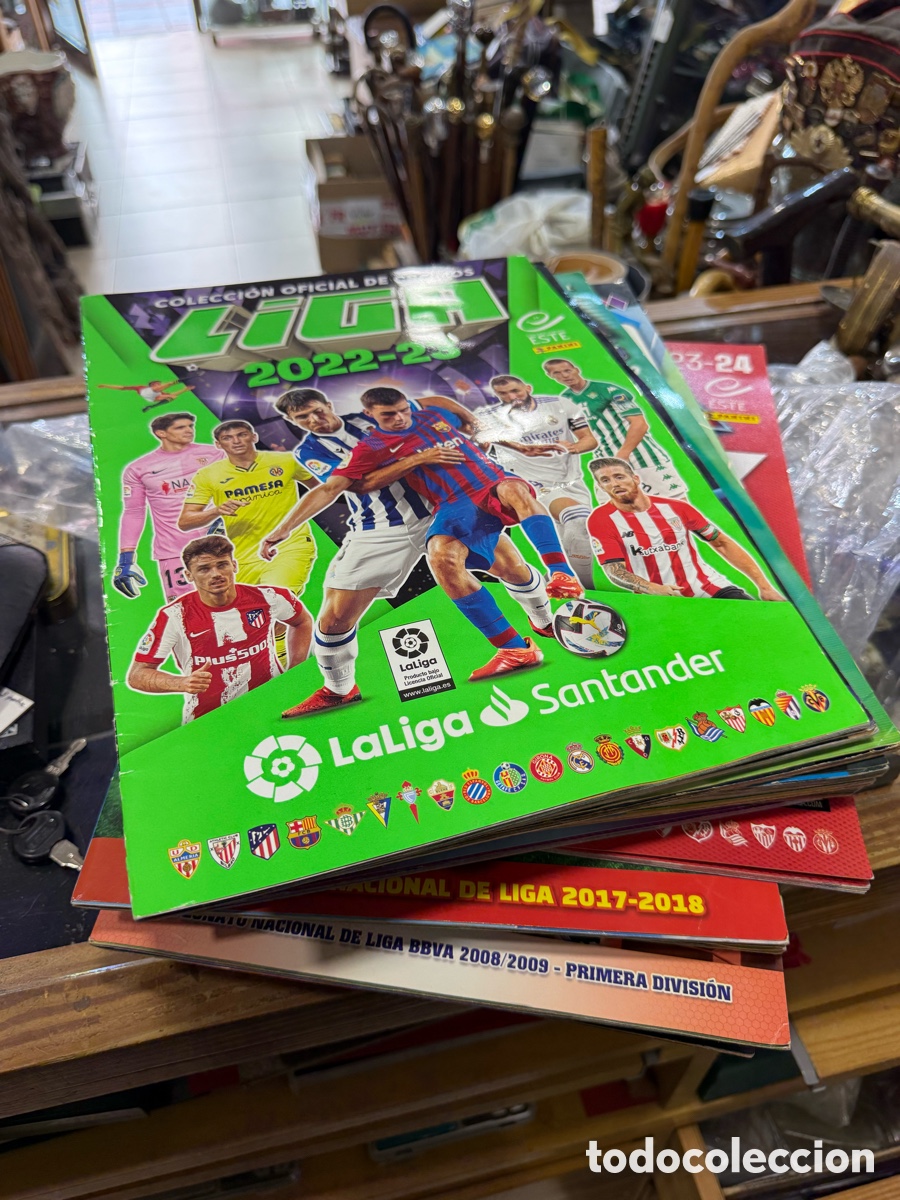 Coleccionismo deportivo: Lote de 17 &aacute;lbumes de f&uacute;tbol, incompletos