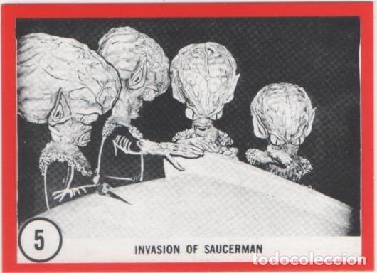 Colecionismo desportivo: Cromo E01081: Album 3-Famous Monsters Series, Card n&ordm; 5. Invasion of Saucerman - CAPTAIN CO.,