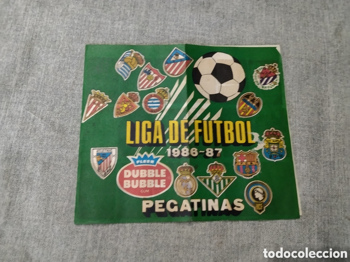 Coleccionismo deportivo: ALBUM DUBBLE BUBBLE LIGA 1986 87 ( 86-87 ) CHICLES ESCUDOS 1&ordf; Y 2&ordf; DIVISI&Oacute;N ( CON 36 CROMOS )