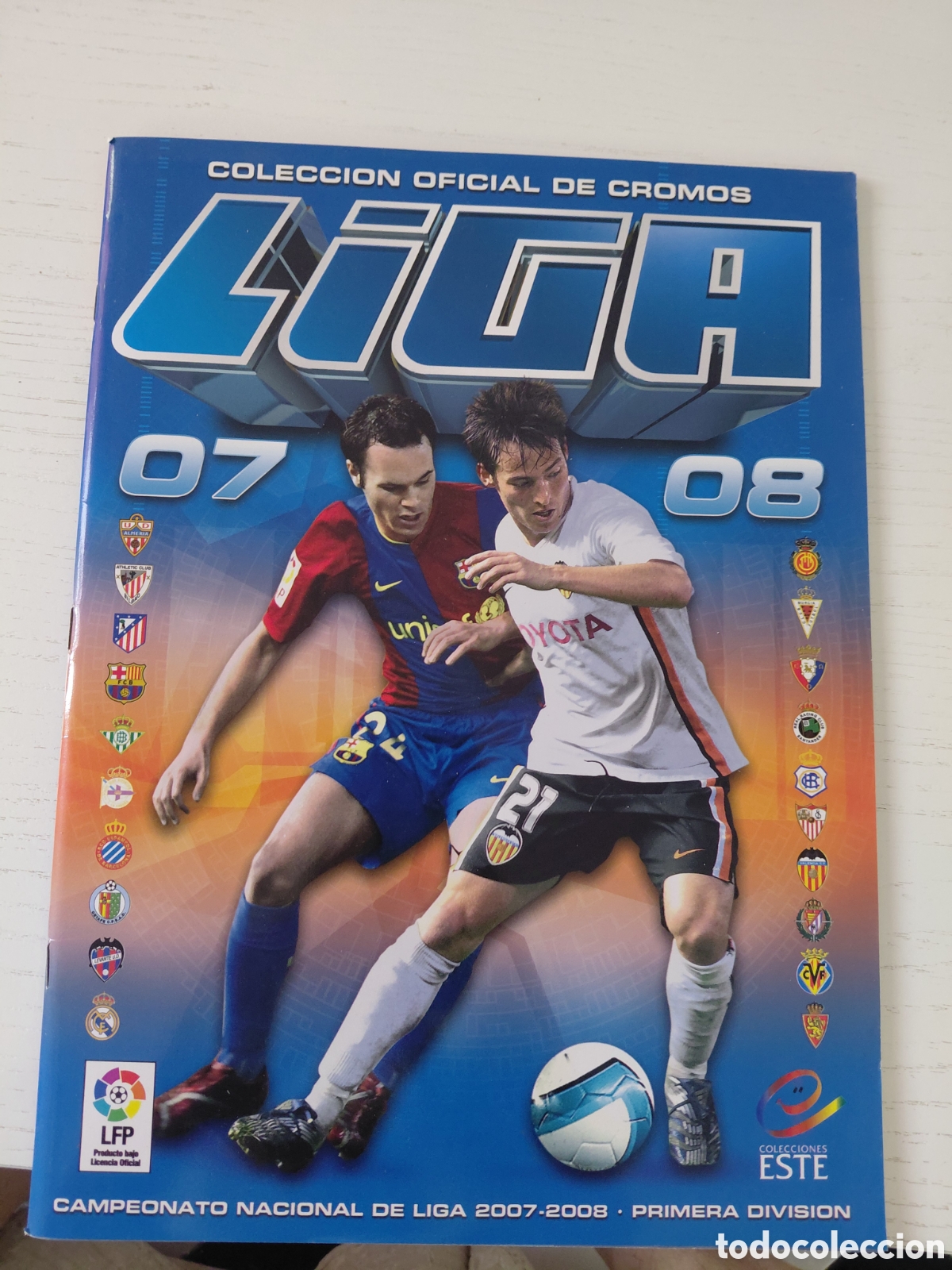 Coleccionismo deportivo: Album Este 07/08 casi vacio