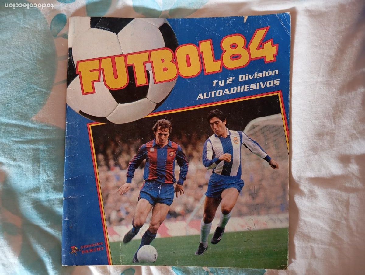 Coleccionismo deportivo: FUTBOL 84 PANINI TIENE 22 CROMOS PERFECTAMENTE COLOCADOS SIN NADA ESCRITO