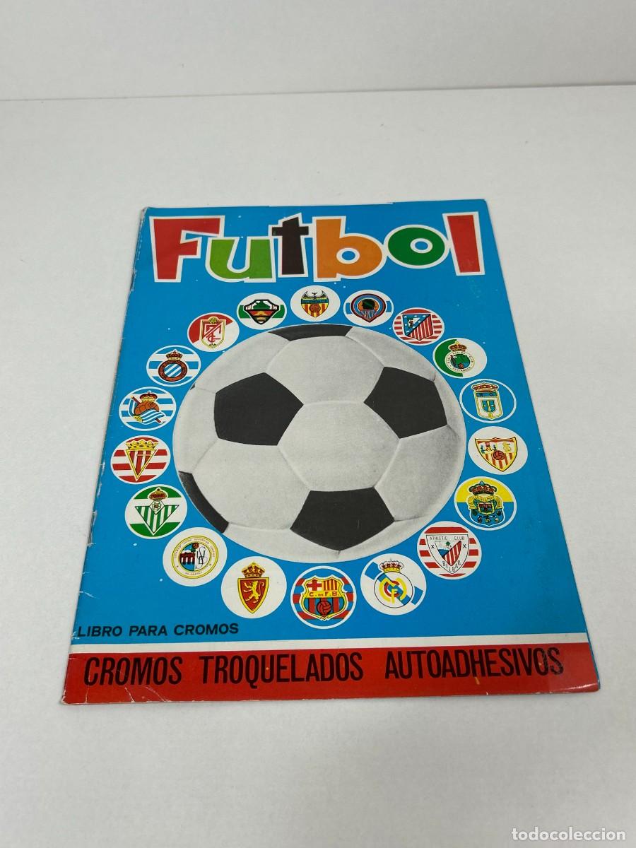 Coleccionismo deportivo: ALBUM FUTBOL CROMOS TROQUELADOS EDITORIAL MAGA 1975 VAC&Iacute;O