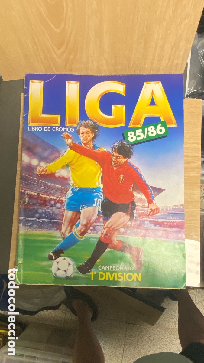 Coleccionismo deportivo: ALBUM FUTBOL LIGA ESTE 85-86 con Aprox 245 cromos