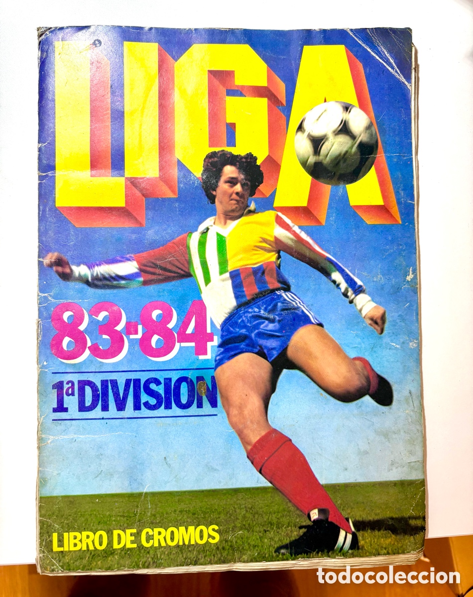 Coleccionismo deportivo: &Aacute;LBUM LIGA ESTE 83 84 . Con algunos cromos y fichajes .