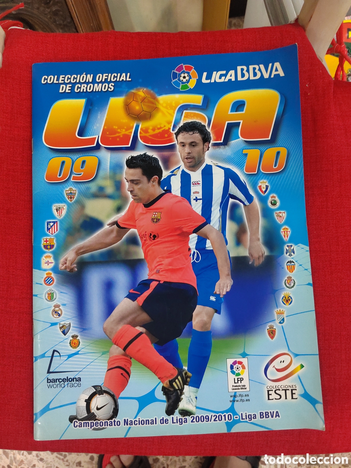 Sports collectibles: Album de f&uacute;tbol 09 10
