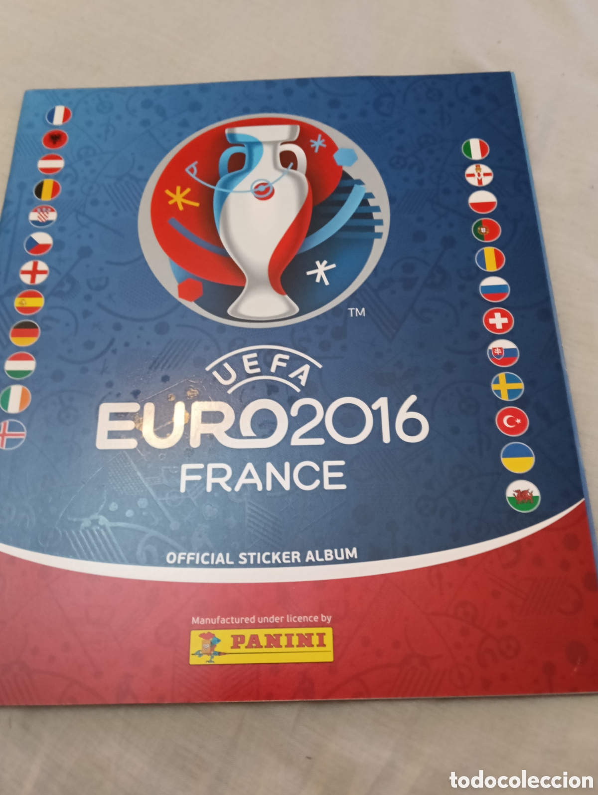 Coleccionismo deportivo: &Aacute;lbum y lata de la Euro 2016 vac&iacute;as
