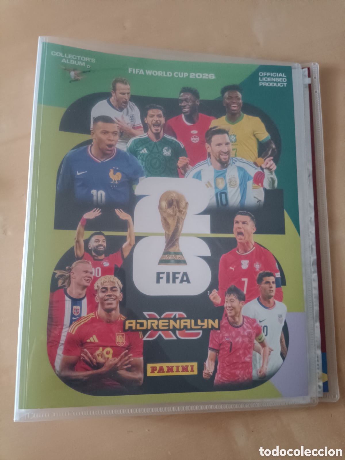 Coleccionismo deportivo: ARCHIVADOR &Aacute;LBUM ADRENALYN XL WORLD CUP 2026 PANINI VAC&Iacute;O NUEVO MUNDIAL + GU&Iacute;A EN INGL&Eacute;S Y TABLERO