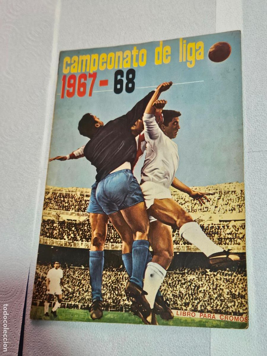 Coleccionismo deportivo: EDICIONES FHER 1967 68 ALBUM CON POCOS CROMOS 67 68