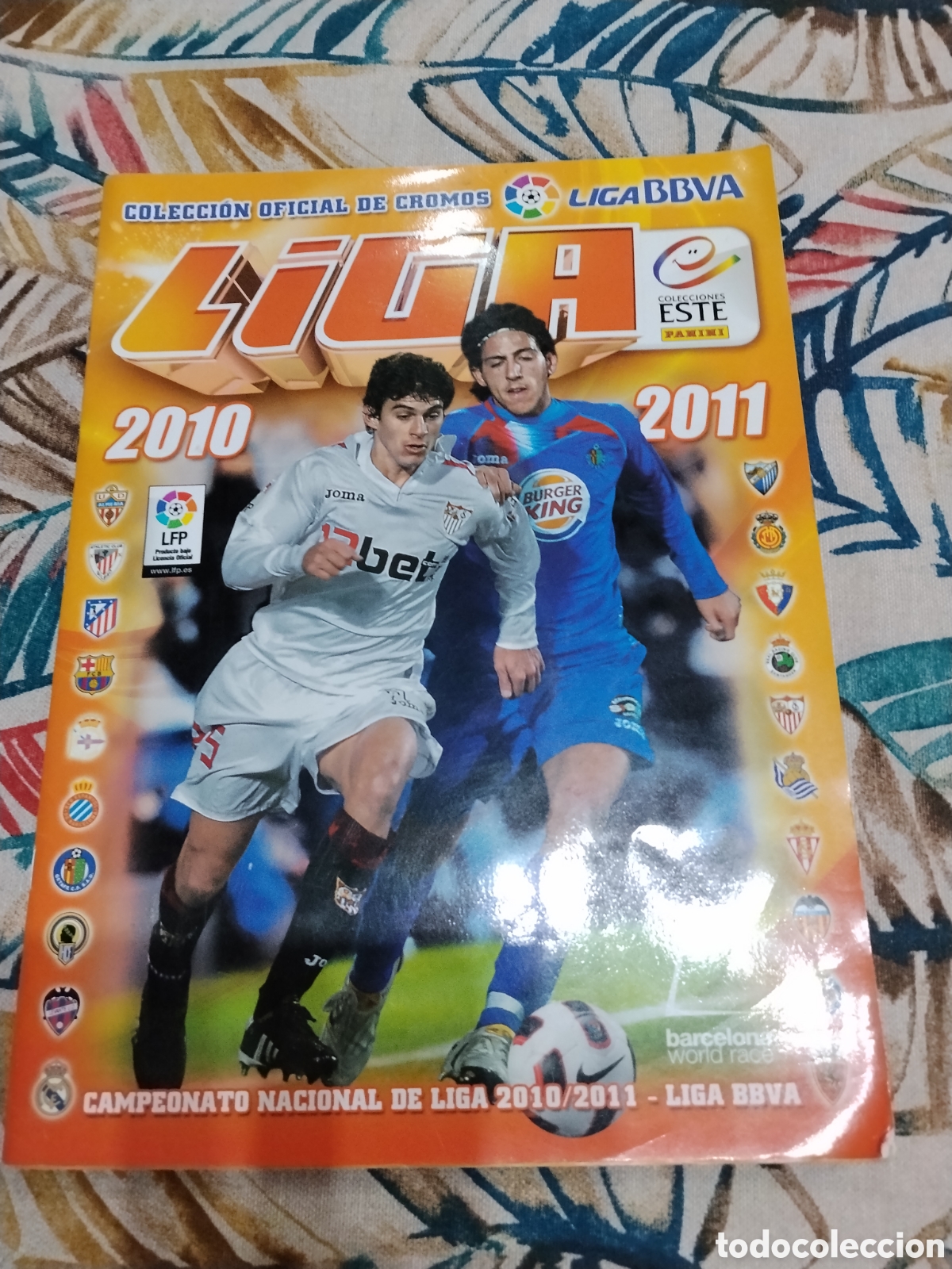 Coleccionismo deportivo: Album Liga 2010/2011 colecciones este - INCOMPLETO