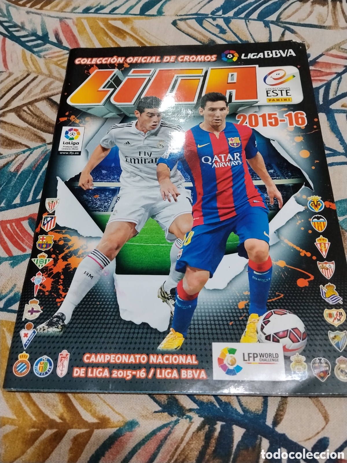 Coleccionismo deportivo: Album la liga 2015/2016 colecciones este -INCOMPLETA