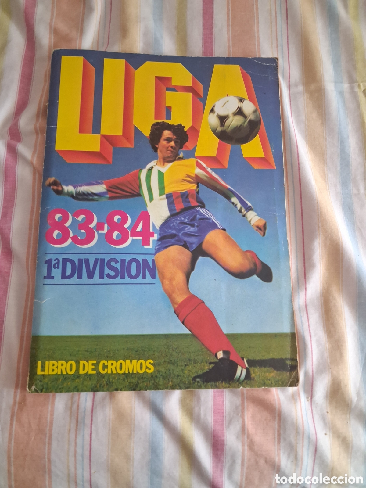 Coleccionismo deportivo: Album liga 83 84 con 257 cromos diferentes pegados ver fotos y leer descripci&oacute;n
