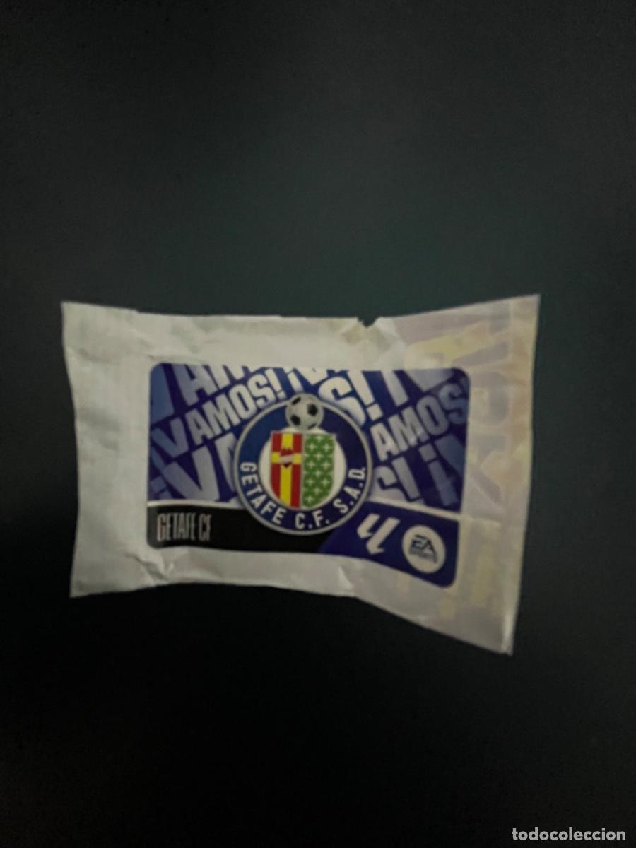 Coleccionismo deportivo: Escudo Getafe chicles ediciones este 26-27
