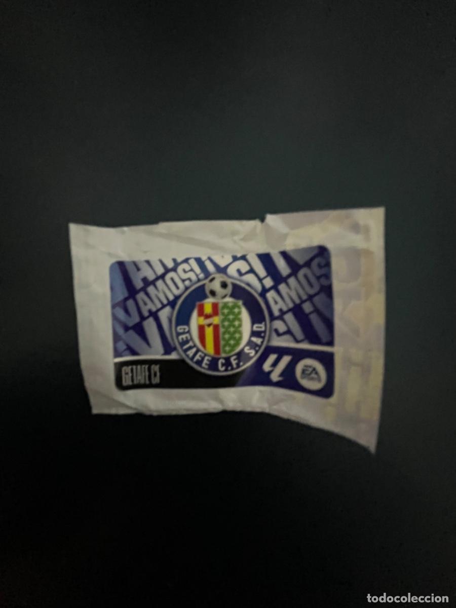 Coleccionismo deportivo: Escudo Getafe chicles ediciones este 26-27