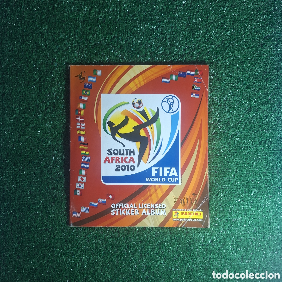 Coleccionismo deportivo: &Aacute;LBUM MUNDIAL 2010 63 CROMOS PEGADOS