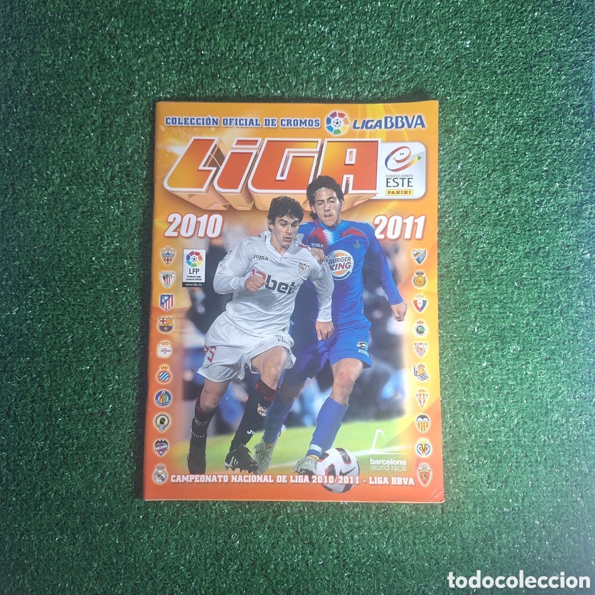 Coleccionismo deportivo: &Aacute;LBUM LIGA BBVA 2010-2011 163 CROMOS PEGADOS Y 11 CHICLES