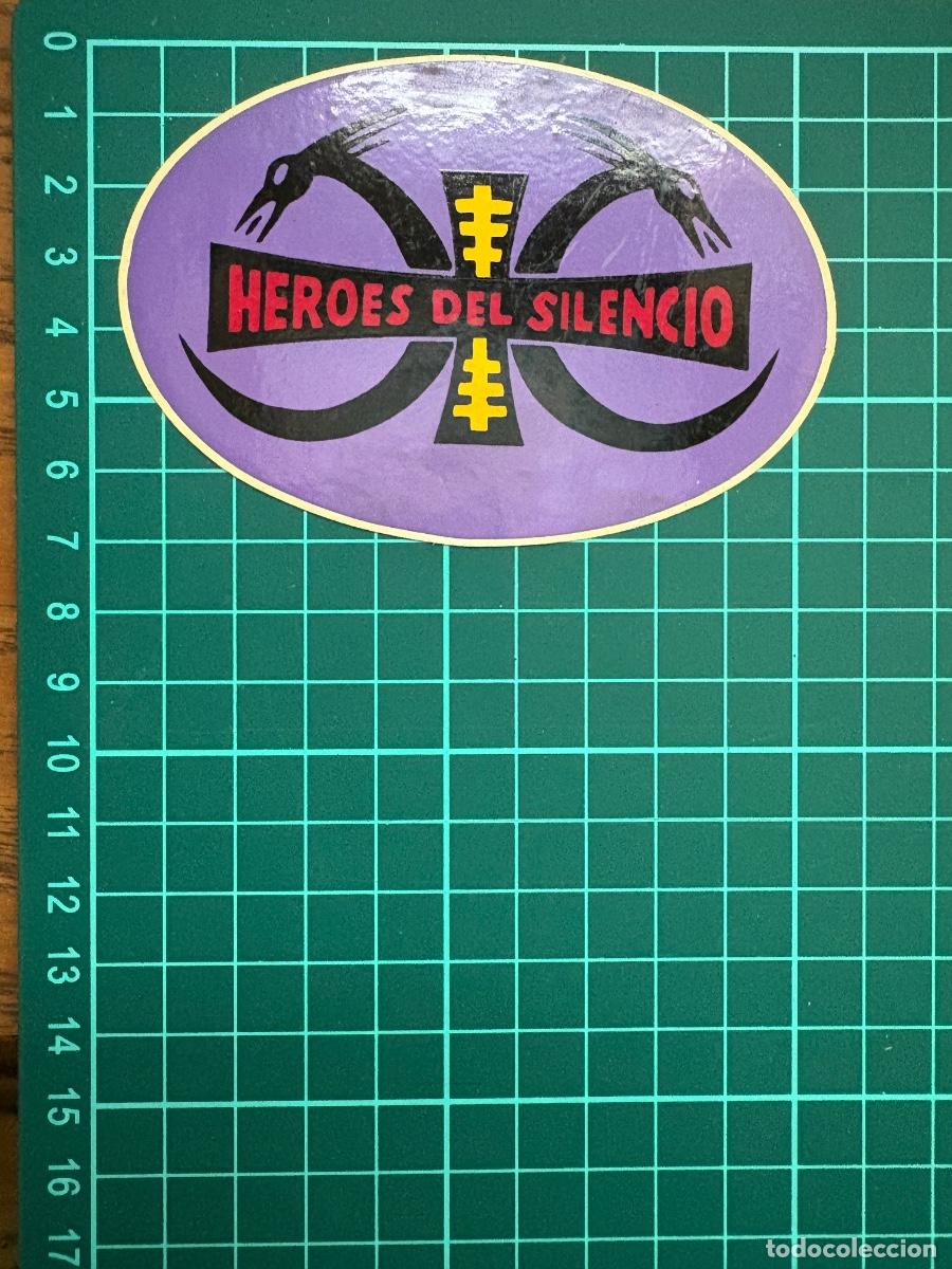 Coleccionismo deportivo: B2. (7) PEGATINA H&Eacute;ROES DEL SILENCIO M&Uacute;SICA