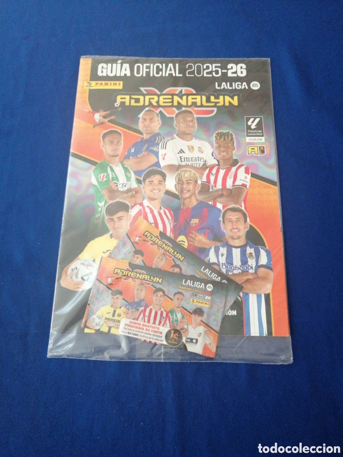Sammelleidenschaft Sport: GU&Iacute;A OFICIAL 2025-26 ADRENALYN SIN ABRIR INCLUYE DOS SOBRES CROMOS