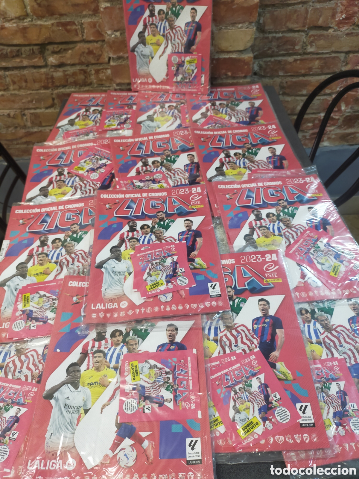 Coleccionismo deportivo: 15 &Aacute;lbumes Panini La Liga 2023-24 Precintados
