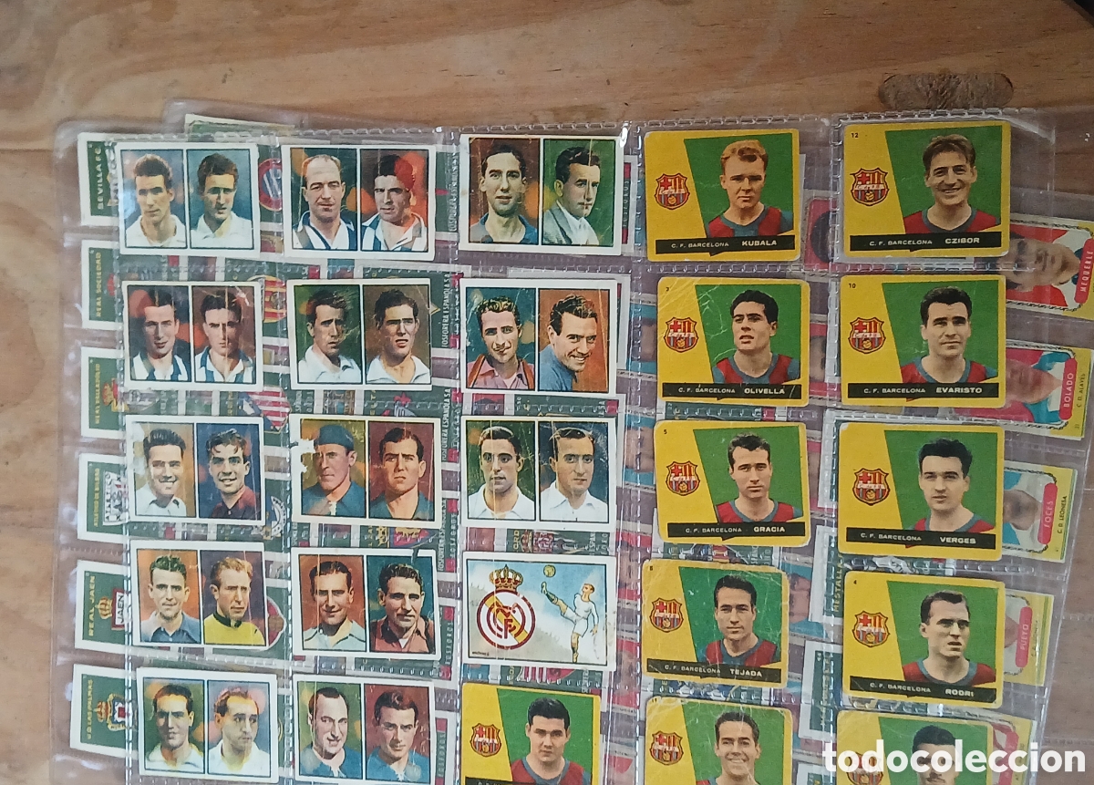 Coleccionismo deportivo: ALBUM CABEZA ROJA LIGA 1955-1956, GRAN LOTE DE CROMOS DE F&Uacute;TBOL * VER FOTOS *