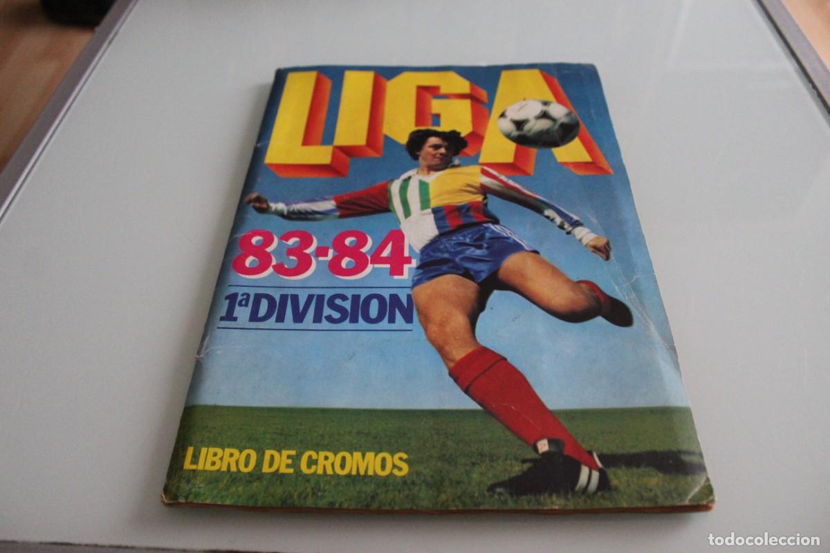 Coleccionismo deportivo: ESTE 83 84 &Aacute;LBUM VAC&Iacute;O, CON SE&Ntilde;ALES DE CROMOS DESPEGADOS