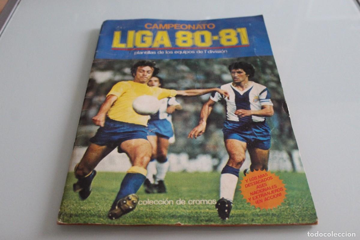 Coleccionismo deportivo: ESTE 80 81 &Aacute;LBUM VAC&Iacute;O, CON SE&Ntilde;ALES DE CROMOS DESPEGADOS