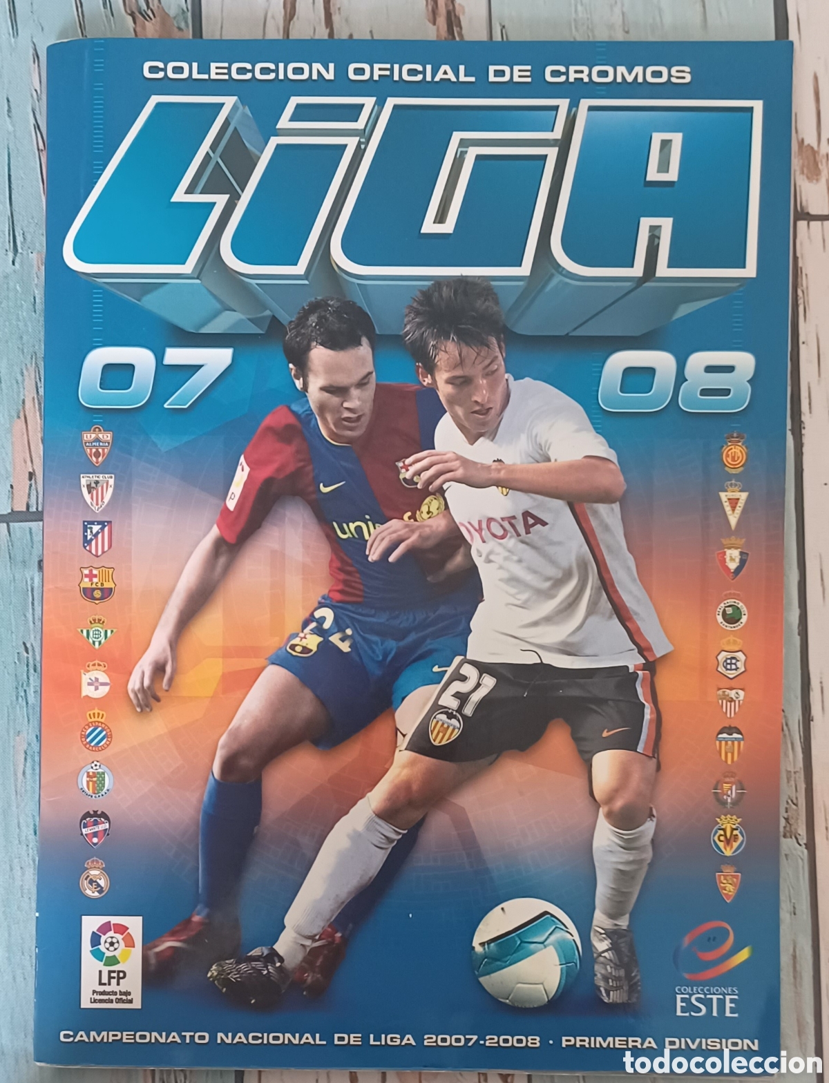 Coleccionismo deportivo: ALBUM DE CROMOS PANINI LIGA 07 08 INCOMPLETO. Faltan 8 fichajes. CONTIENE MUCHOS COLOCAS.