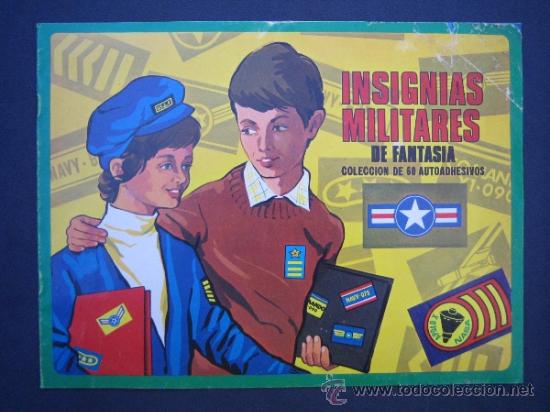 Collectable Incomplete Albums: Insignias militares de fantasia - Colecci&oacute;n de 60 autoadhesivos editado por Ruiz Romero - 1971