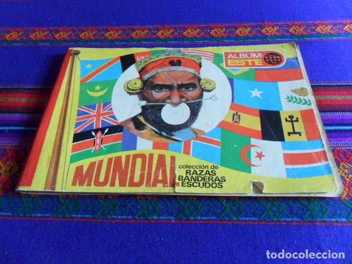 Collezionismo Album: MUNDIAL COLECCI&Oacute;N DE RAZAS BANDERA ESCUDOS INCOMPLETO CON 182 CROMOS DE 374. ED. ESTE A&Ntilde;OS 70.