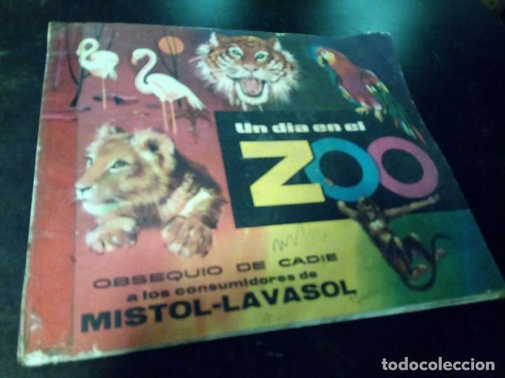 Collezionismo Album: &Aacute;LBUM CROMOS UN D&Iacute;A EN EL ZOO MISTOL 1961 INCOMPLETO mas o menos a la mitad