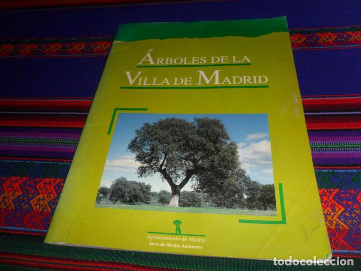Collezionismo Album: &Aacute;RBOLES DE LA VILLA DE MADRID INCOMPLETO CON 95 DE 270 CROMOS. 1991 AYUNTAMIENTO DE MADRID.