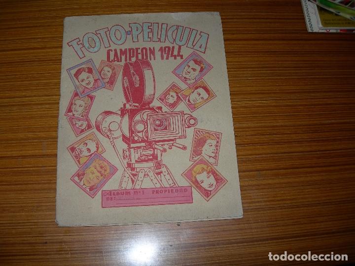 Colecionismo Cadernetas: FOTO PELICULA  CAMPEON 1944  TIENE 67 CROMOS EDITA