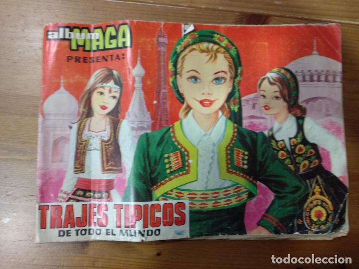 Collectionnisme Albums: ALBUM MAGA PRESENTA TRAJES TIPICOS DE TODO EL MUNDO con unos 150 cromos