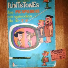 Coleccionismo Álbumes: ALBUM FLINTSTONES. LOS PICAPIEDRAS. FHER. 1963. COMPLETO A FALTA DE 1 CROMO + SOBRE CROMO SIN ABRIR. Lote 163824126