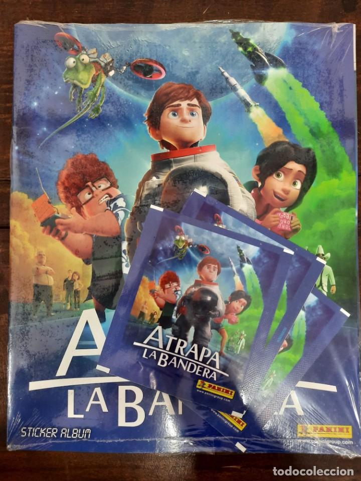 Coleccionismo &Aacute;lbumes: ALBUM ATRAPA LA BANDERA - PANINI - CONTIENE 4 SOBRES DE CROMOS (PRECINTADO)