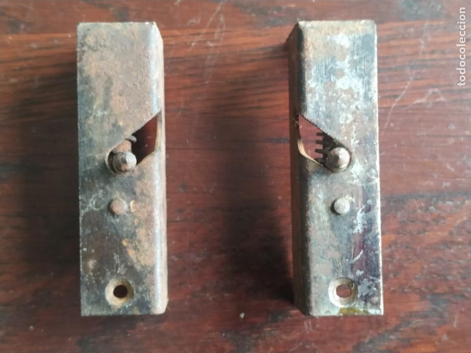 Collectable Incomplete Albums: Un antiguo pasador o pestillo para fijar puertas en interior de armario o similar 2 a elegir