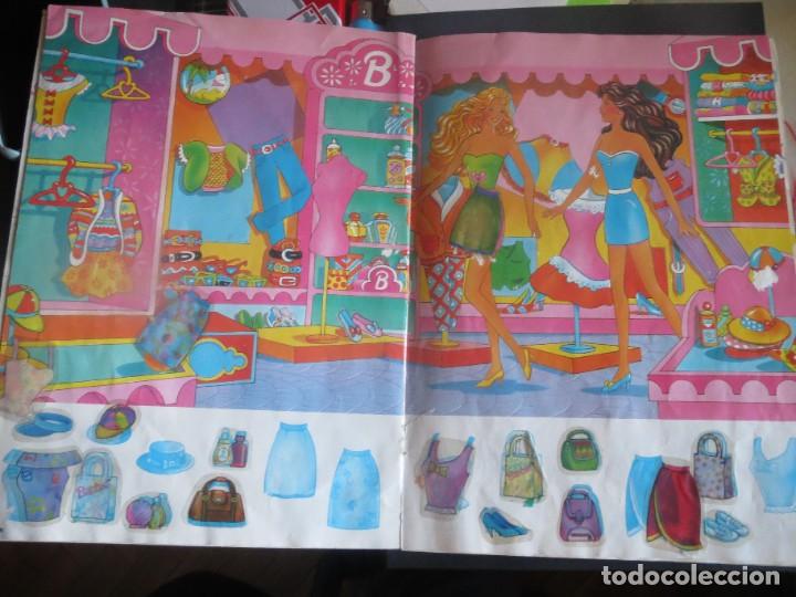 Coleccionismo &aacute;lbumes: album barbie - Foto 2