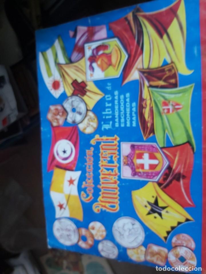 Collectionnisme Albums: ALBUM COLECCION UNIVERSAL: LIBRO DE BANDERAS, ESCUDOS, MONEDAS, MAPAS incompleto TIENE 25 CROMOS