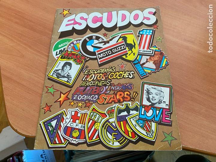 Coleccionismo &Aacute;lbumes: ESCUDOS ALBUM casi completo con 1177 de 190 cromos. Difusora de cultura (COIB219)