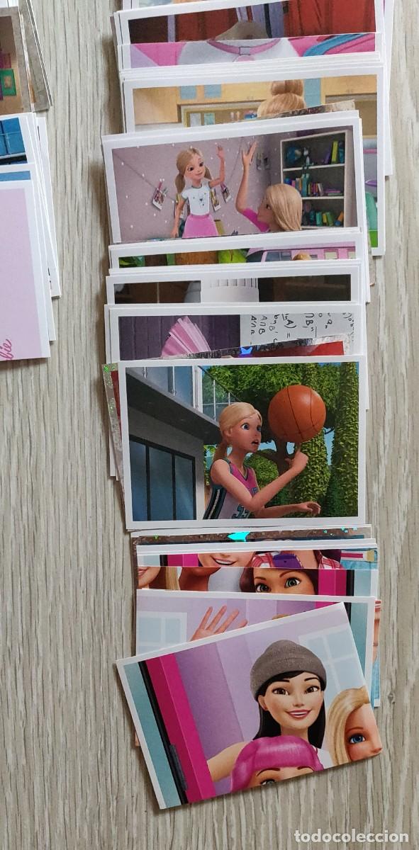 Coleccionismo &aacute;lbumes: Cromos de Barbie 2021 - Foto 2