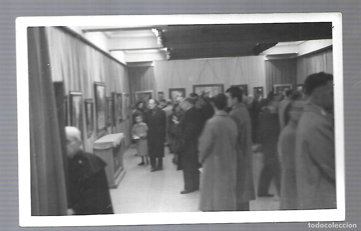 Colecionismo Cadernetas: ANTIGUA FOTOGRAFIA DE VISITA A UN MUSEO