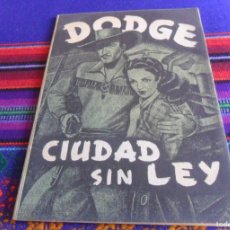 Coleccionismo Álbumes: DODGE CIUDAD SIN LEY VACÍO Y CON CUPÓN. FHER AÑOS 40. MUY BUEN ESTADO Y RARO.