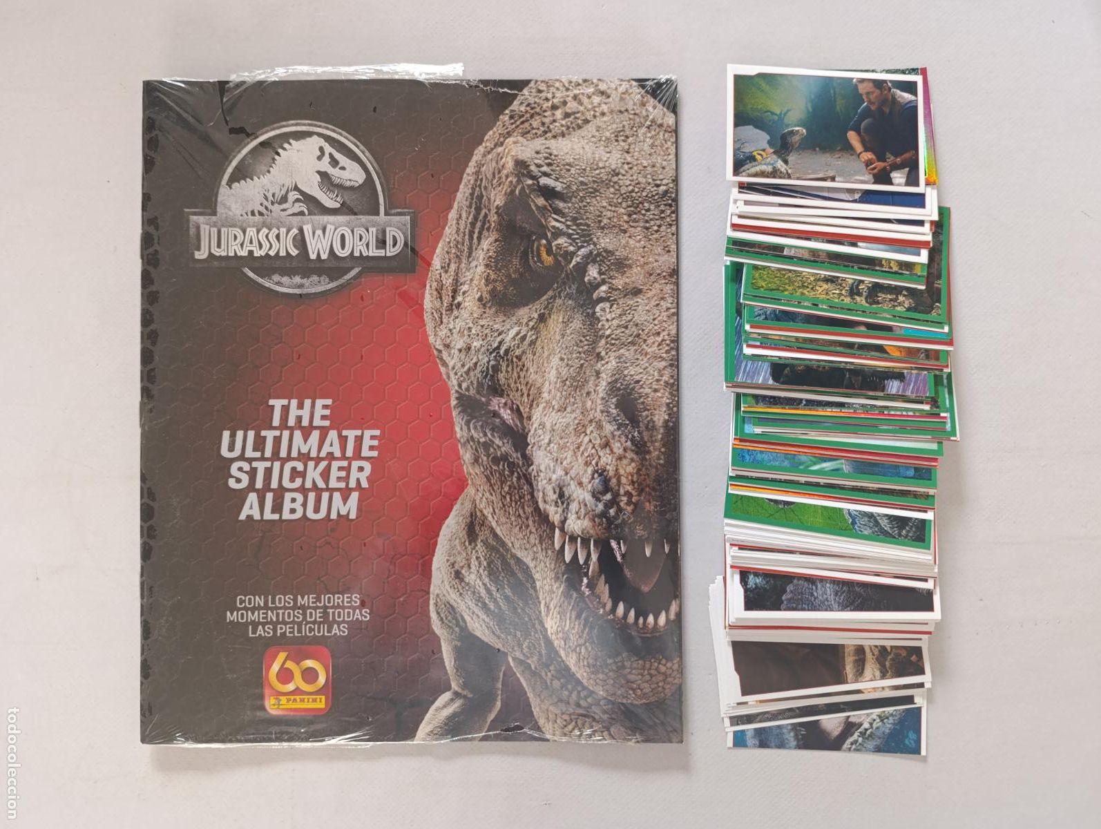 Coleccionismo &Aacute;lbumes: JURASSIC WORLD THE ULTIMATE STICKER ALBUM - CASI COMPLETA - 209 CROMOS DE 216 - PANINI (092#w)