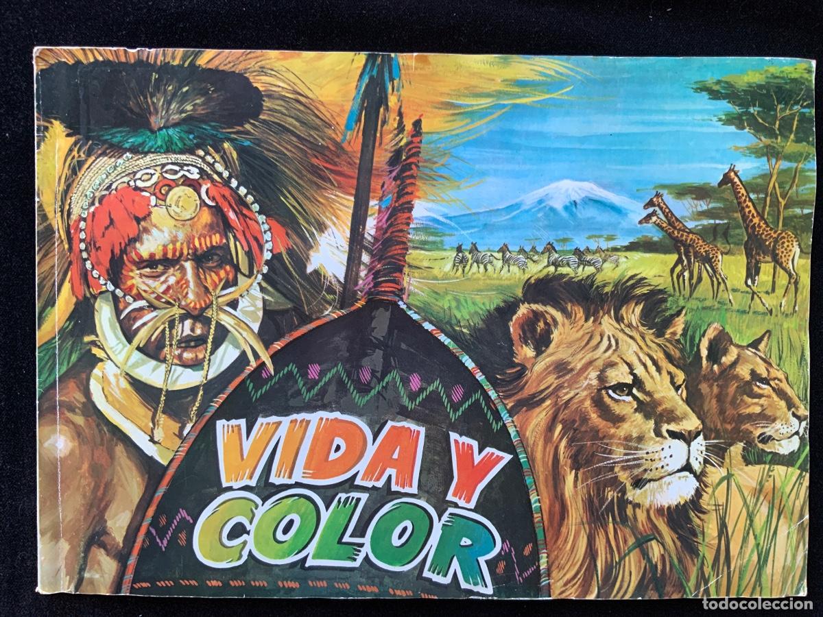 Coleccionismo &Aacute;lbumes: Album de cromos incompleto, vida y color, 1970. Faltan mas o menos la mitad. Poco uso.