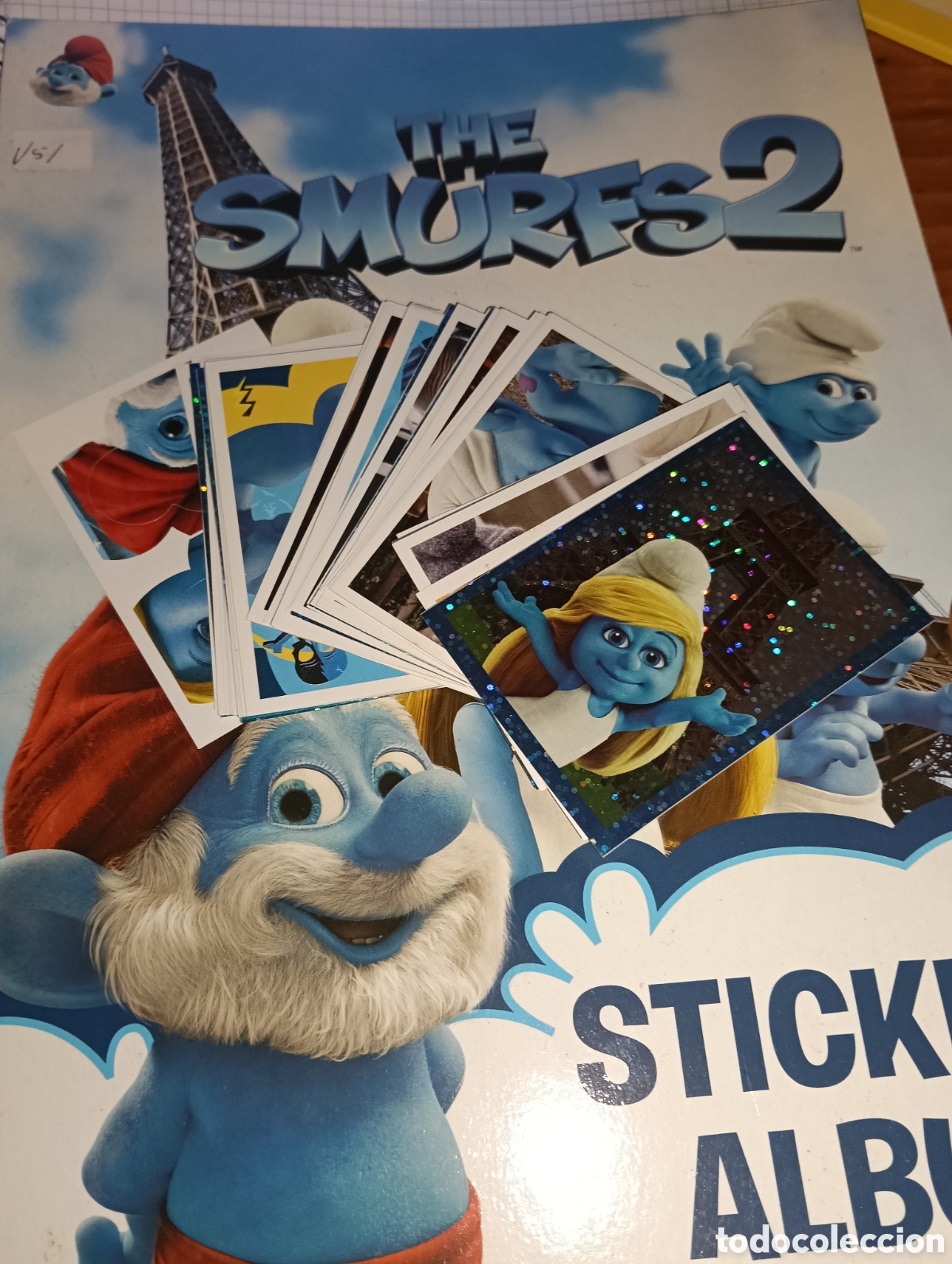 Coleccionismo &Aacute;lbumes: Lote 44 cromos sin pegar + &aacute;lbum vac&iacute;o Los pitufos 2
