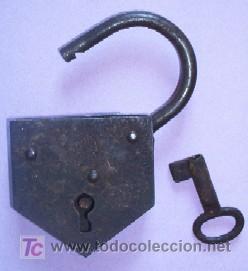 Antig&uuml;edades: CANDADO ANTIGUO - CON SU LLAVE ORIGINAL - Foto 2