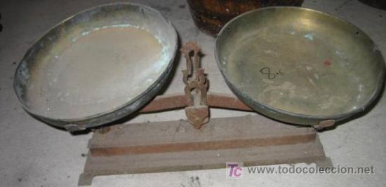 Antig&uuml;edades: B&aacute;scula de 2 platos, de 10 kg - Foto 1