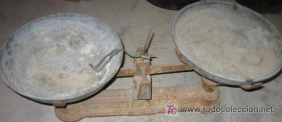 Antig&uuml;edades: B&aacute;scula de 2 platos, de 20 kg - Foto 1