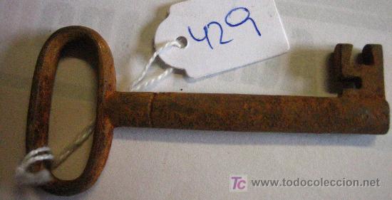 Antig&uuml;edades: Llave antigua de 75 cms - Foto 1