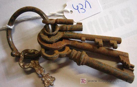 Antig&uuml;edades: Manojo de 6 llaves - Foto 1